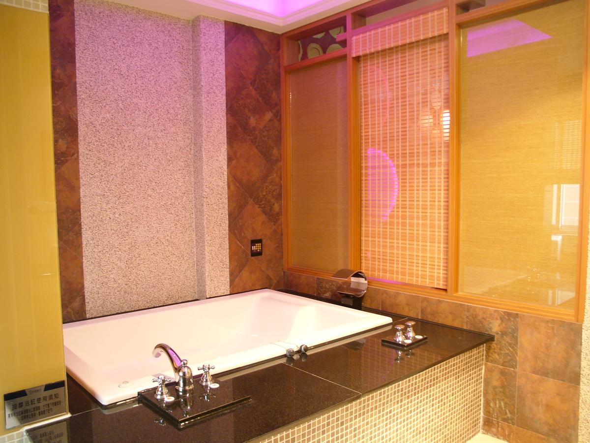 Sexy City Motel ไถหนาน ภายนอก รูปภาพ